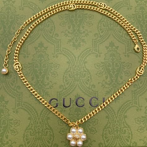 Expensive Jewelry Luxury Necklaces, Luxury Jewelry Aesthetic, Gucci Necklace, Gucci Jewelry, Jewelry Accessories Ideas, Dope Jewelry, Classy Jewelry, Jewelry Lookbook, Pearl Flower