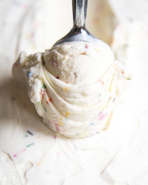 How to make Cake Batter Ice Cream Kitchen Aid Ice Cream Recipes, Random Desserts, Kitchen Aid Ice Cream, Cake Batter Ice Cream, Ice Cream Recipes Machine, Ice Cream Maker Recipes, Yogurt Ice Cream, Like Mother Like Daughter, Flavor Ice