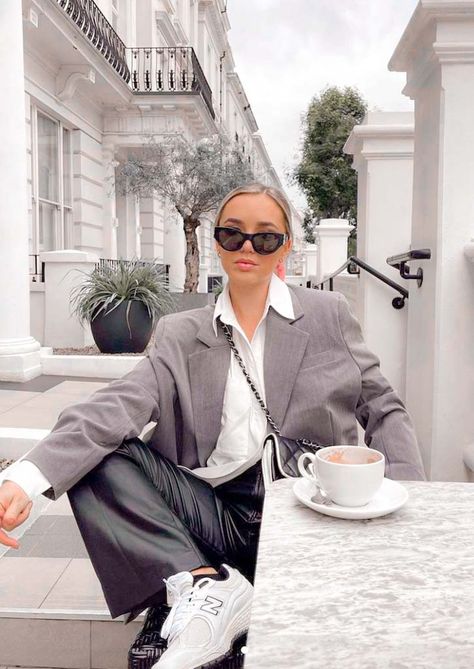 Blazer Grigio Outfit, Oversized Grey Blazer Outfit, Grey Jacket Outfit, Grey Blazer Outfit, Vienna Travel, Outfit Blazer, Jacket Outfit Women, Spring 23, Free Lightroom Presets