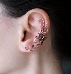 "Butterfly" earcuff by Kuryakova Ludmila Wire Ear Cuffs, Copper Cuff, Wire Work Jewelry, The Ear, Work Jewelry, Wire Wrapped Earrings, Bijoux Diy, Wire Earrings, Beads And Wire