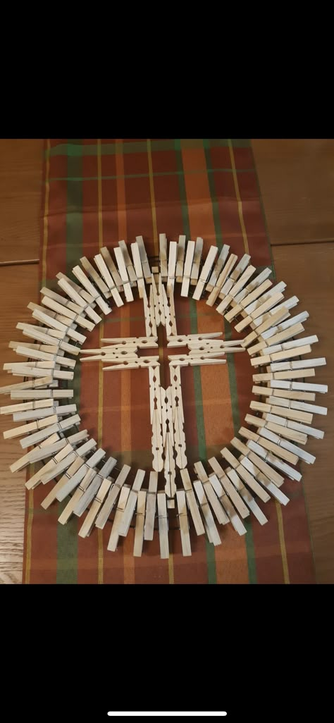 Clothes Pin Cross, Pine Crafts, Clothespin Crosses, Clothes Pins Crafts, Crosses Crafts, Clothespins Crafts, Clothespin Cross, Clothes Pin Art, Clothespin Wreaths