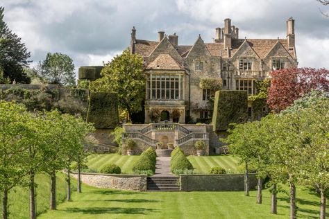 Jane Seymour’s former 400-year-old English manor lists for $15.89M Old English Manor, British Manor, English Country Manor, English Estate, English Manor Houses, Bath Somerset, Old School House, Old Manor, Bath England