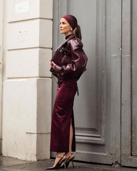 10 Of The Hottest Products On Instagram Right Now Purple And Red Outfit, Burgundy Outfit Ideas, Burgundy Aesthetic, Burgundy Coat, Brain Storming, Maroon Outfit, Winter Mode Outfits, Chique Outfit, Burgundy Outfit