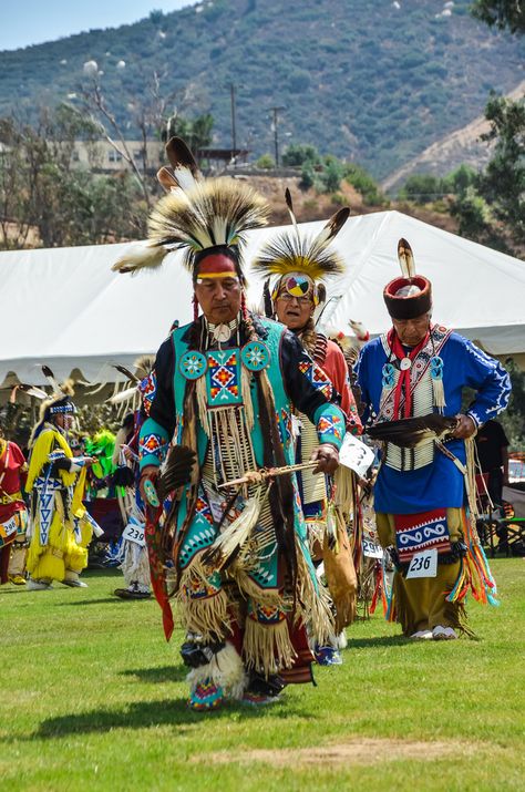 Soul Dancing, Indigenous Pride, American Indian Clothing, Native American Dance, Native Women, American Dance, Powwow Regalia, American Indian Tattoos, Native Pride