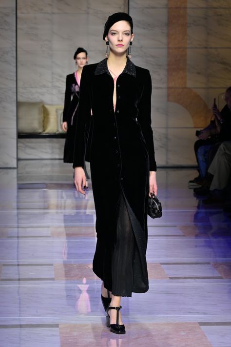 Giorgio Armani RTW Fall 2023 [PHOTOS] – WWD Dinner Dresses, Armani Dress, Printed Suit, Armani Prive, Party Dress Short, Dinner Dress, Black Gown, Fall 2023, Party Dresses