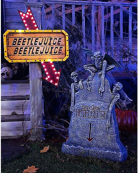 LED Here Lies Beetlejuice Tombstone - Spirithalloween.com Here Lies Beetlejuice, Beetlejuice Tombstone, Beetlejuice Sign, Halloween Beetlejuice, Halloween Juice, Goth Room, Spooky Graveyard, October Decorations, Halloween Themes Decorations