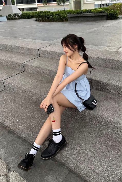 Ootd Pics Instagram, Outfits For Watching Sports, Summer Outfits For Korea, Poses For Fit Check, Watching Sports Outfit, Korea Outfit Summer, Photos To Spice Up Your Insta, Sport Outfits Aesthetic, Outfit Check Poses