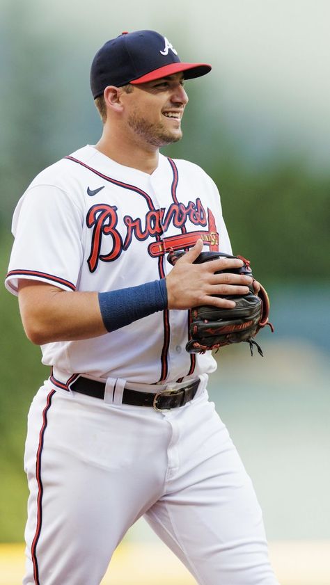 Austin Riley smiles during long toss before the game. Riley Aesthetic, 98 Braves, Austin Riley, Hot Baseball Players, Baseball Wallpaper, Dansby Swanson, Atlanta Falcons Football, Falcons Football, Atlanta Braves Baseball