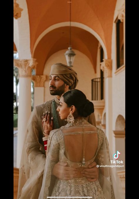 Engagement Portraits Poses, Sikh Wedding Photography, Marriage Poses, Bride Groom Photoshoot, Bride Groom Poses, Indian Wedding Poses, Groom Photoshoot, Indian Wedding Photography Couples, Engagement Photography Poses