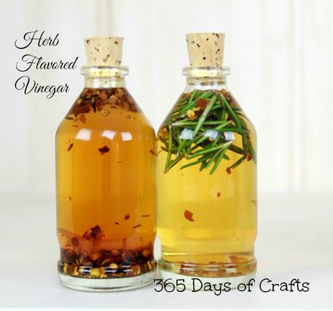 Herbal Vinegar, Food Gift Basket, Flavored Vinegars, Infused Vinegars, Homemade Food Gifts, Infused Olive Oil, Diy Oils, Flavored Oils, Infused Oils