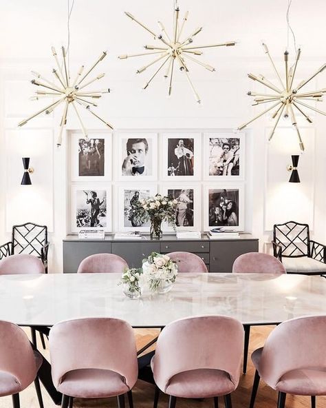 #palepink #neutralpink #designtrends #2020design #moderndiningroom #diningroom #pinkchairs #2020firstlight #firstlight Modern Glam Interior, Dining Table Decor Modern, Modern Glam Decor, Living Room Design Diy, Pink Dining Rooms, Glam Interior Design, Modern Glam Living Room, Glam Interior, Glam Dining