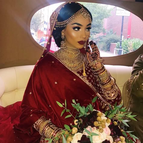 Shadi Makeup, Sabina Hannan, Hindi Wedding, Asian Wedding Makeup, Velvet Dupatta, Indian Wedding Makeup, Asian Bridal Makeup, Pakistani Bridal Makeup, Bengali Bride