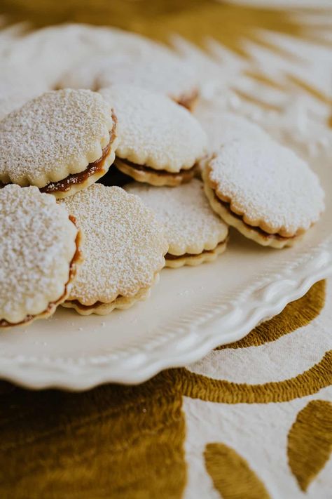 Shortbread Cookie Recipes, Alfajores Recipe, Bueno Recipes, Cookies Stuffed, Shortbread Cookies Christmas, Christmas Shortbread, Baking School, Shortbread Cookie Recipe, Shortbread Recipes