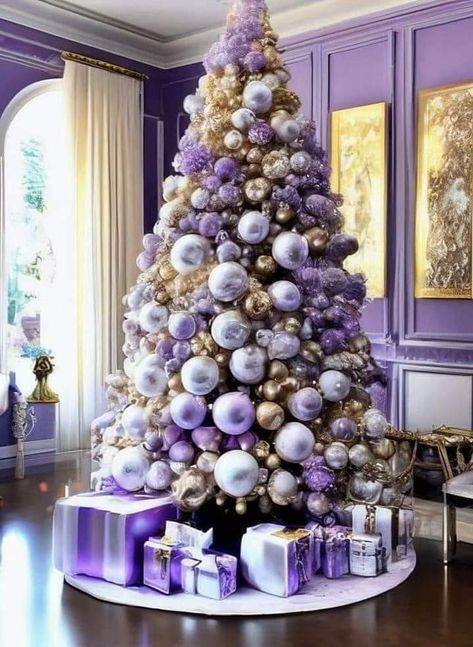 Purple And Lavender Christmas Tree, Purple Christmas Tree Decorations, Christmas Facts, Purple Christmas Decorations, Christmas Content, Christmas Aesthetics, Best Christmas Tree, Purple Christmas Tree, Pretty Christmas Decorations