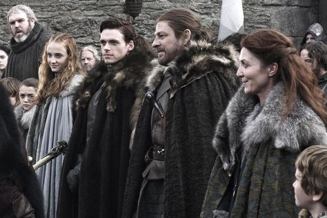 Flesh and blood: The ultimate <em>Game of Thrones</em> family tree Game Of Thrones Aesthetic, Game Of Thrones Season 1, King Robert Baratheon, Game Of Thrones Premiere, Michelle Fairley, Stark Family, King Robert, Robb Stark, Sean Bean