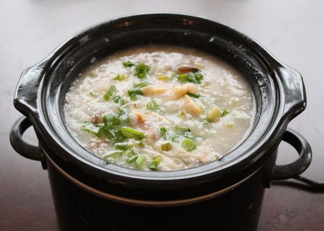 overnight slow cooker mushroom and chicken congee Congee Crockpot, Slow Cooker Congee, Slow Cooker Porridge Overnight, Crockpot Congee, Chicken Congee Recipe, Munchie Ideas, Mushroom Congee, Asian Condiments, Mushroom And Chicken