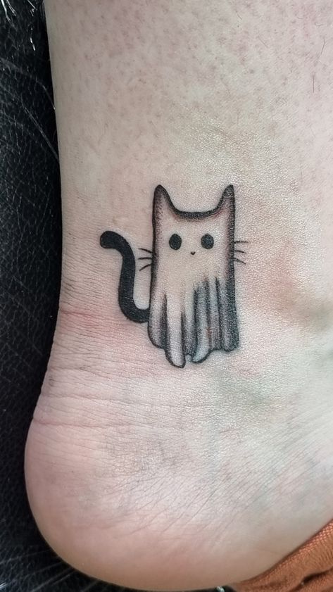 Ghost Cat Tattoo Ideas, Scaredy Cat Tattoos, Black Cat Ghost Tattoo, Ghost Kitty Tattoo, Pumpkin Cat Tattoo, Ghost Cat Tattoos, Cat Tattoo Designs Unique, Evil Cat Tattoo, Spooky Cat Tattoo