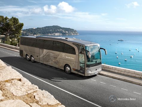 Mercedes-Benz Travego Edition ... Imagine owning one of these to go on holidays etch etc ! Pimping ! Bus Luxury, Bus Images Travel, Mercedes Benz Bus, Mercedes 6x6 Brabus, Star Bus, Mercedes Bus, Service Bus, Luxury Rv Living, Luxury Coach Buses