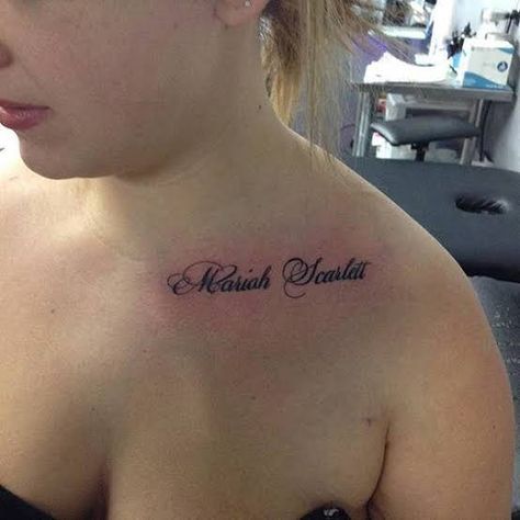 Name Tattoo Collar Bone, Couple Name Tattoo, Tattoo On Collar Bone, Couple Name Tattoos, Collar Bone Tattoos, Small Rib Tattoos, Simple Tats, Small Sister Tattoos, Small Tattoo Placement