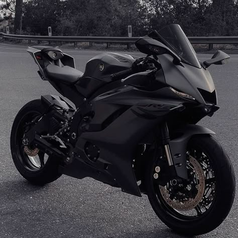 #biker #bikerlife #bike #yamaha #r6 Yamaha R7, Dream Motorcycle, Motocross Love, Motorcross Bike, Bike Aesthetic, Motorcycle Aesthetic, Biker Aesthetic, Yamaha R6, Pretty Bike