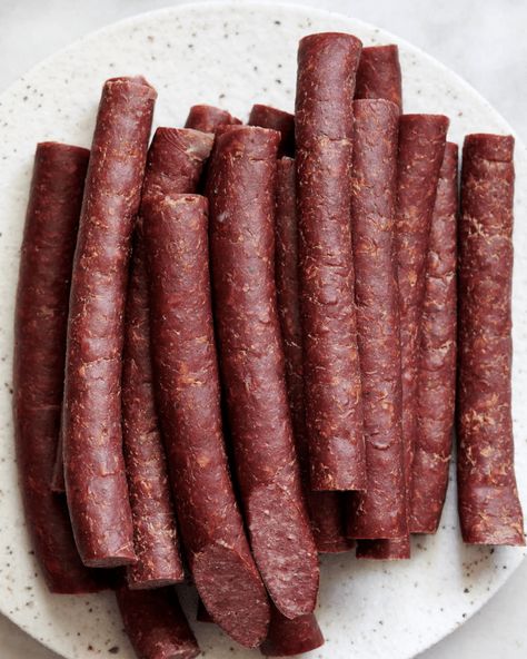 Smoked Spicy Beef Sticks Recipe Venison Snack Stick Recipe, Beef Snack Stick Recipe, Beef Sticks Recipe, Venison Snack Sticks, Snack Stick Recipe, Summer Sausage Recipes, Curing Meat, Meat Curing, Beef Stick