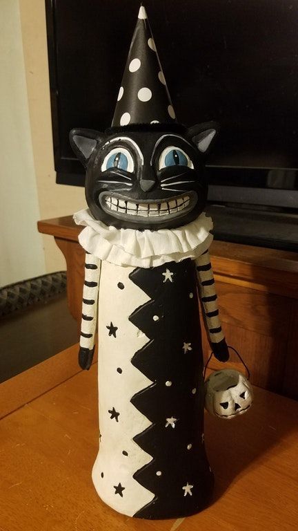 Halloween folk art cat Tj Maxx Halloween, Cat With A Hat, Black Clown, Cat With Pumpkin, Facts About Halloween, Pumpkin Pail, Halloween Gourds, Folk Art Cat, Black White Cat