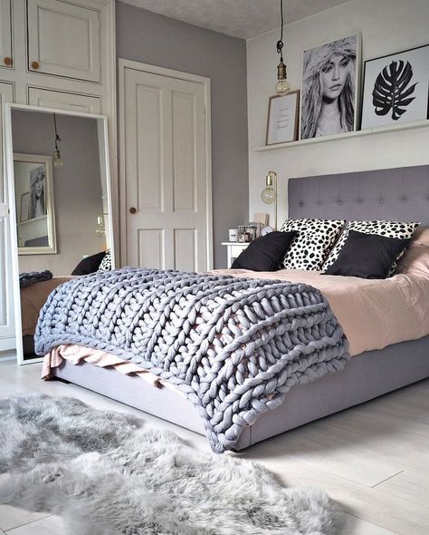 cozy blanket Scandi Bedroom, Design Ložnic, Koti Diy, Interior Boho, Gray Bedroom, Teen Bedroom, Dream Rooms, Beautiful Bedrooms, Dream Bedroom