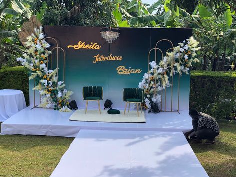 Introduction Decoration In Uganda, Introduction Decoration Ideas, Panggung Outdoor, Green And White Backdrop, Aesthetic Introduction, Wedding Photobooth Ideas, African Wedding Theme, Gazebo Wedding Decorations, Engagement Stage Decoration