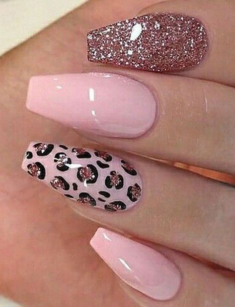 Cheetah Nail Designs Coffin, Cheetah Glitter Nails, Sparkly Leopard Nails, Nail Inspo Animal Print, Pink Cheetah Nail Designs, Pink Leopard Print Nails Acrylic, Animal Print Nail Art Leopards, Hot Pink Leopard Nails, Pink Animal Print Nails