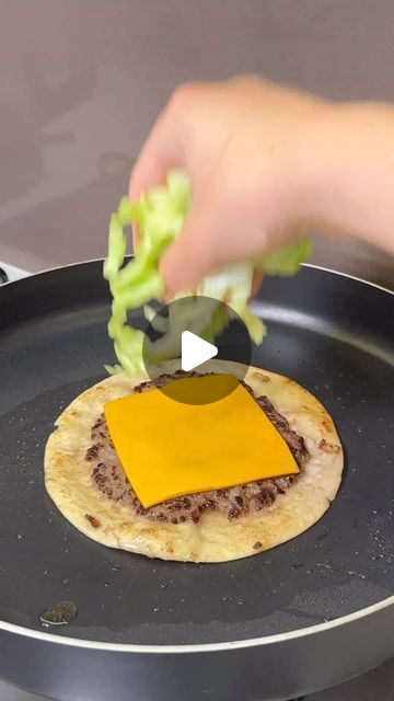 Sharing Delicious Food on Instagram: "A sophisticated Big Mac Taco 🌮 by • @busezeynep

#taco #bigmac #tortilla" Big Mac Tortillas, Tortilla Big Mac, Taco Big Mac, Big Mac Tortilla, Big Mac Tacos, Big Mac, Delicious Food, Instagram A, Tacos