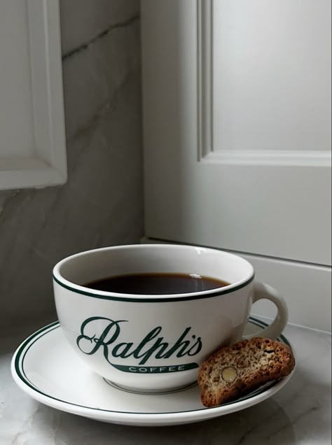 Marble Kitchen Inspiration, Ralph Lauren Coffee, Coffee Mug Aesthetic, Mug Aesthetic, Cozy Morning, Parisian Cafe, Coffee Breakfast, Aesthetic Coffee, Kitchen Marble