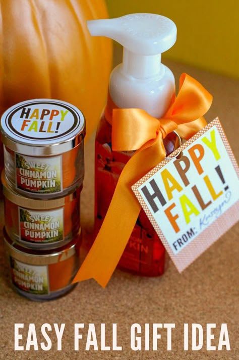 Gift ideas and treats for fall as collected by www.skiptomylou.org #recipe #gift Fall Teacher Gifts, Thanksgiving Teacher Gifts, Secret Pal Gifts, Secret Pal, Showing Gratitude, Marketing Gift, Secret Sisters, Teachers Gifts, Treat Gift