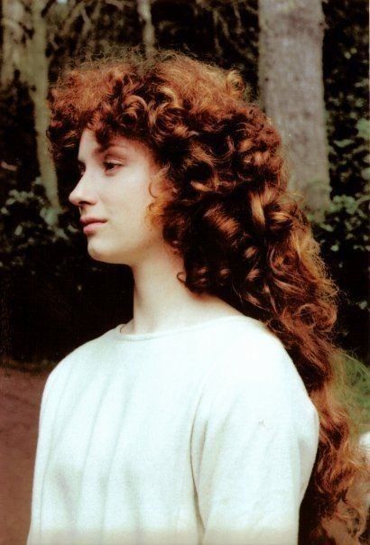 Maid Marian, Red Curly Hair, Victorian Hairstyles, Sophie Turner, Hair Reference, Persona 5, Layered Haircuts, Pretty Hairstyles, Maquillaje De Ojos