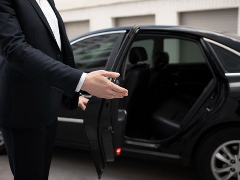 PrivateChauffeurServiceLondon, AirportTransfersLondon Private Chauffeur, Detroit Airport, Limo Ride, Black Car Service, Manchester Airport, Private Car, 7 Figures, Book Vibes, Corporate Travel