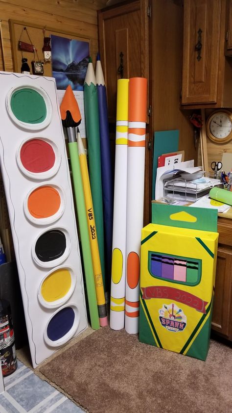 Lifeway Vbs, Fun Diy Projects, Art Classroom Decor, Vbs Themes, Art Birthday Party, Back To School Party, Preschool Graduation, Vbs Crafts, Crayon Box