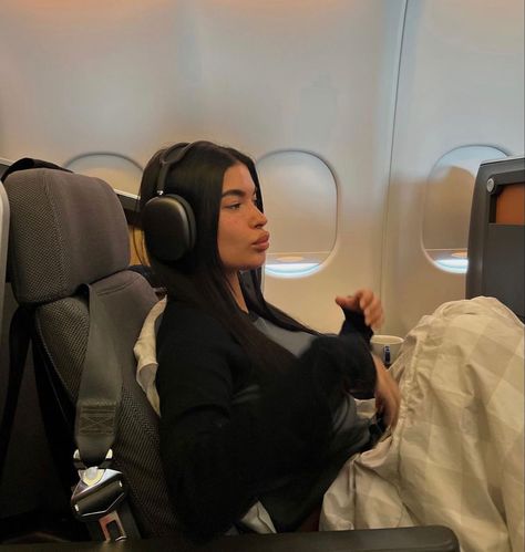 777 Airpod Max, Airport Aesthetic, Airport Fits, Airpods Max, Aesthetic Board, Vogue Beauty, Ig Feed, Winter Vibes, Future Lifestyle