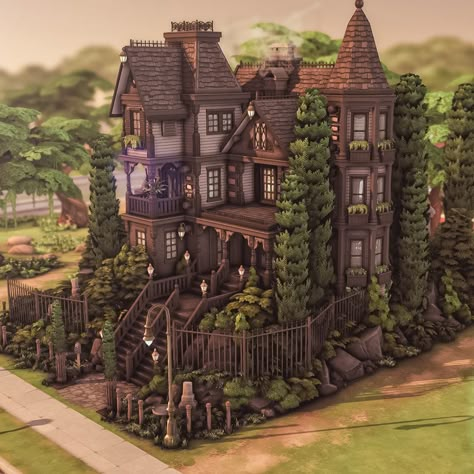 🖤 Base Game Dark Manor 🖤 I'm so happy that there are now some new color variations for many items in the base game. Building is twice as much fun! I'm hoping for a few more plants in the BaseGame at some point haha, but I don't think that'll happen. 🖤🌲🌇🖤🌲🌇🖤🌲🌇 This Victorian house on an overgrown hill has three bedrooms and is fully furnished. The furnishings are decorated in dark and heavy tones. 🖤🌲🌇🖤🌲🌇🖤🌲🌇 #thesims4builds #thesims4homes #showusyourbuilds #sccregram #somesimlishbuild #sim... Sims 4 Fairytale House, The Sims 4 Victorian House, Gothic Sims 4 House, Sims 4 Ravenwood House, Sims 4 Victorian Mansion, Basegame House Sims 4, Dark Victorian House, Sims 4 Base Game House, Sims 4 Victorian House