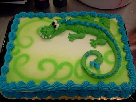 Dragon Dragon Sheet Cake, Birthday Sheet Cake Ideas, Sheet Cakes Decorated, Dragon Birthday Cakes, Dragon Cakes, Sheet Cake Designs, Dragon Cake, Birthday Sheet Cakes, Cake Decorating Piping