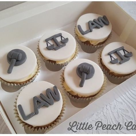 Law Cupcakes, School Cupcakes, Hedgehog Cake, Baking Decor, Law School Graduation, Graduation Cupcakes, Law Student, School Graduation, Grad Party