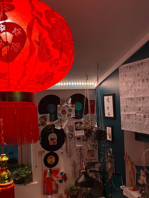 Lantern Room Aesthetic, Chinese Room Decor Aesthetic, Vietnamese Room Decor, Chinese Lanterns Bedroom, Traditional Chinese Room Aesthetic, Chinese Aesthetic Room, Traditional Chinese Bedroom Aesthetic, Japanese Theme Bedroom, Asian Bedroom Aesthetic