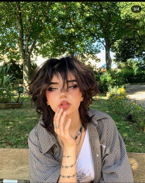 🌹 Jellyfish Haircut, Short Grunge Hair, Undercut Women, Hair Inspiration Short, Pretty Hair Color, Edgy Hair, Alternative Hair, Fluffy Hair, Hair Haircut