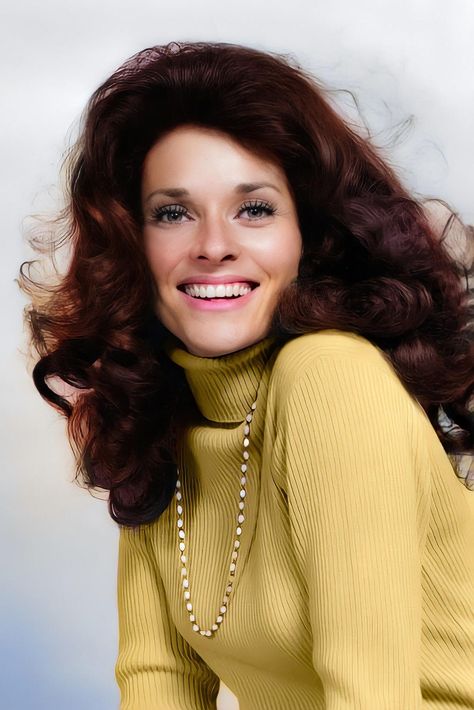 Lee Meriwether, Patricia Heaton, Nancy Sinatra, 70s Women, Smiles And Laughs, Classic Beauty, Catwoman, Tv Stars, Woman Colour