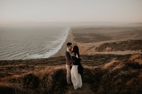 Windy Point Reyes Engagement Photos | Connie and Ken — Henry Tieu Photography Pnw Photoshoot, Bay Area Engagement Photos, Couple Shooting, Beautiful Engagement Photos, Point Reyes National Seashore, San Francisco Engagement, Point Reyes, Engagement Outfit, Engagement Picture