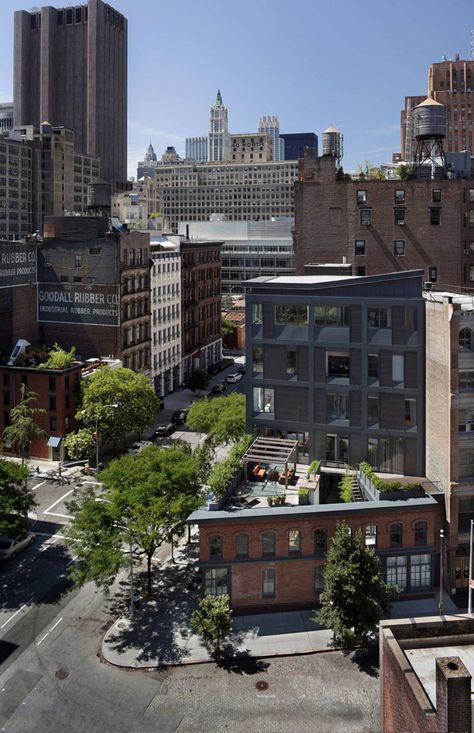 Striking six-story townhouse in TriBeCa’s West Historic District Tribeca Nyc, Tall Buildings, Concrete Jungle, Kochi, New York State, Street Scenes, Birds Eye, Favorite City, New Yorker