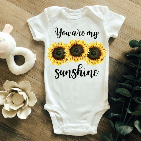 Diy Baby Onesies Girl, Cricut Onesie, Sunshine Onesie, Onesie Ideas, Toddler Graphic Tee, Hippie Baby, Cricut Baby, Circuit Ideas, Shirt Sayings