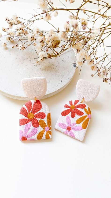 Summer Clay Earring Ideas, Summer Clay Earrings, Spring Clay Earrings, Boho Clay Earrings, Diy Earrings Easy, Polymer Clay Flower Jewelry, Diy Earrings Polymer Clay, Handmade Clay Jewelry, Earring Dangle