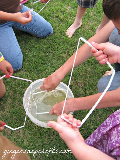 Bubbles Tutorial, Homemade Bubble Wands, Big Bubble Wand, Bubble Station, Giant Bubble Wands, Bubble Recipe, Homemade Bubbles, Giant Bubbles, Bubble Party