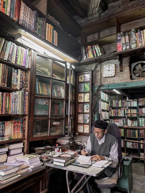 Maktaba Jamia Limited Bookstore in Old Delhi. Old Delhi Aesthetic, Old Bookstore, Cafe Pictures, Old Delhi, Old Office, Circle Quotes, Coffee Places, End Of An Era, Photo Composition