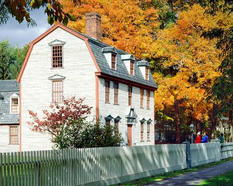 Homes of the River Gods: The History of the American Mansions Historic Deerfield, American Mansions, Historic New England, Colonial Times, New England Travel, Boston Strong, New England Style, House Museum, Fall Pictures