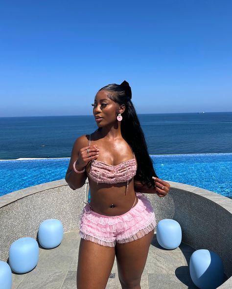 Sharon Anyan | AURA ✨ | Instagram Pool Party Outfits, Baddie Style, Baddie Fits, Backless Bra, Red Outfit, Black Girls Hairstyles, Date Night Outfit, Bump, Pink Girl